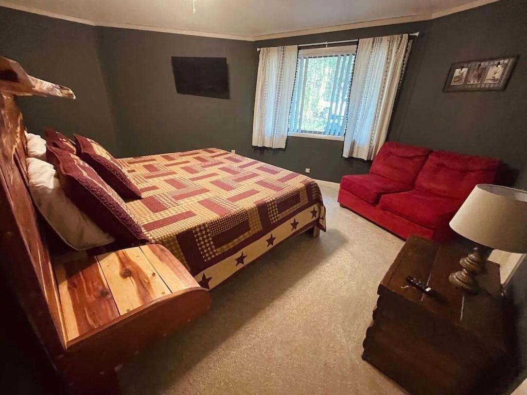 Cabin With Treehouse Views, 3 King Beds, 4 Bunks, And Large Hot Tub! Gatlinburg Exterior foto
