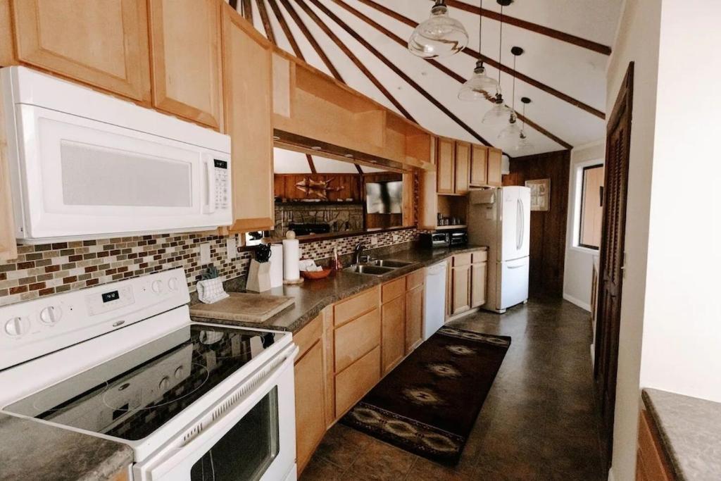 Cabin With Treehouse Views, 3 King Beds, 4 Bunks, And Large Hot Tub! Gatlinburg Exterior foto